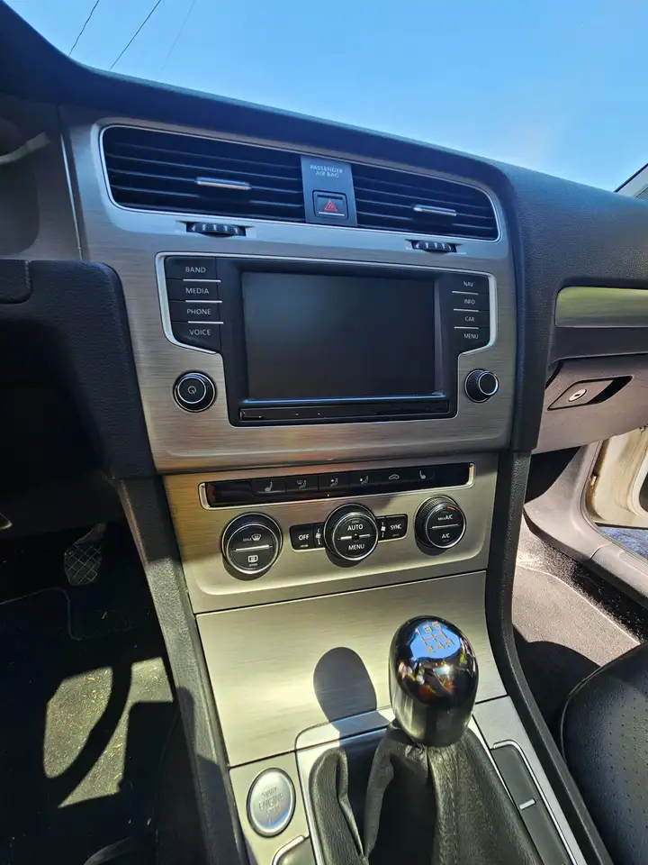 Volkswagen Golf photo Volkswagen Golf
