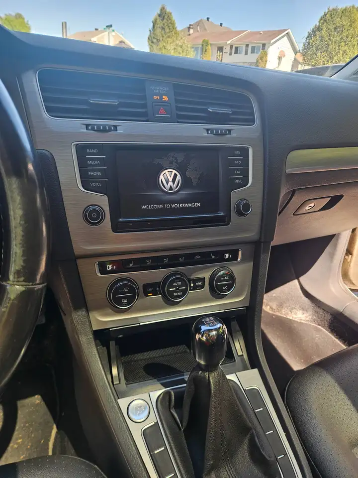 Volkswagen Golf photo Volkswagen Golf