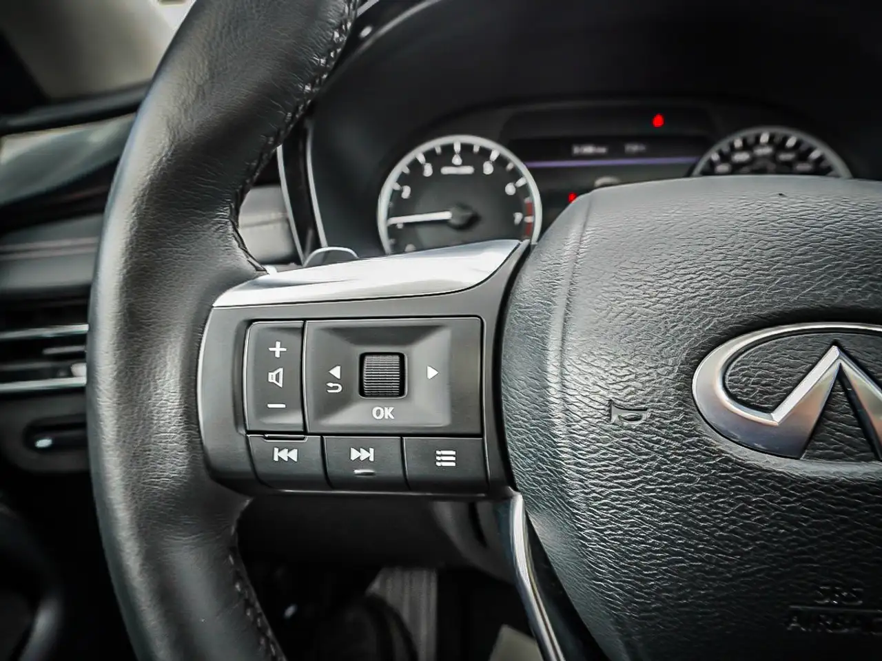 Infiniti QX60 снимка Infiniti QX60