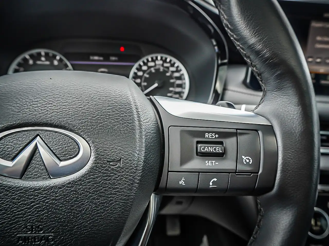 Infiniti QX60 снимка Infiniti QX60