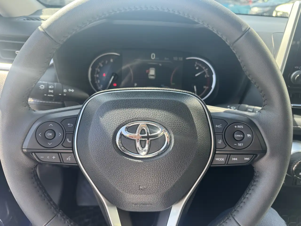 Toyota RAV 4 снимка Toyota RAV 4
