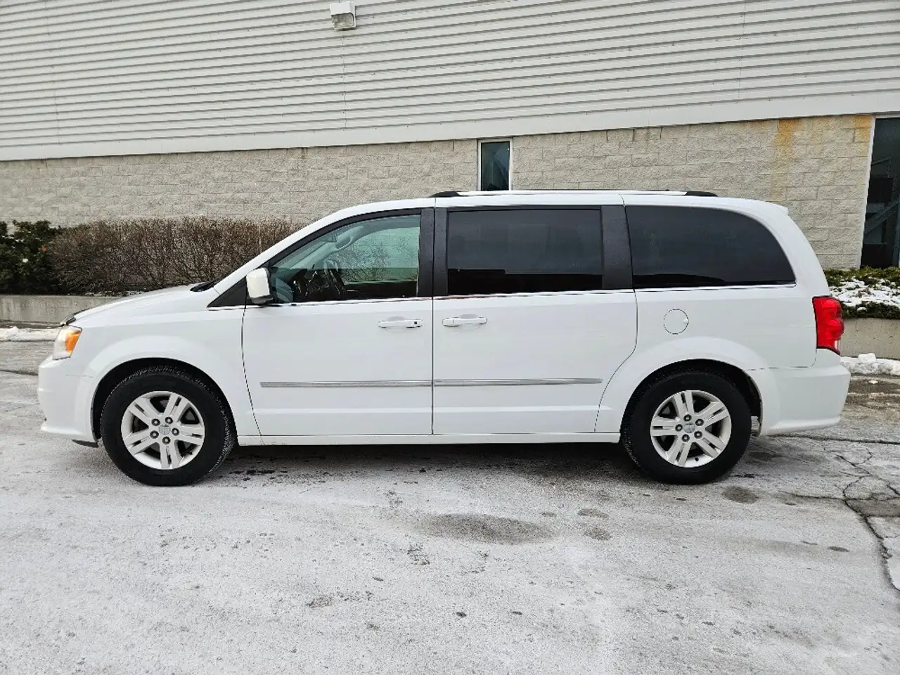 Dodge Grand Caravan photo Dodge Grand Caravan