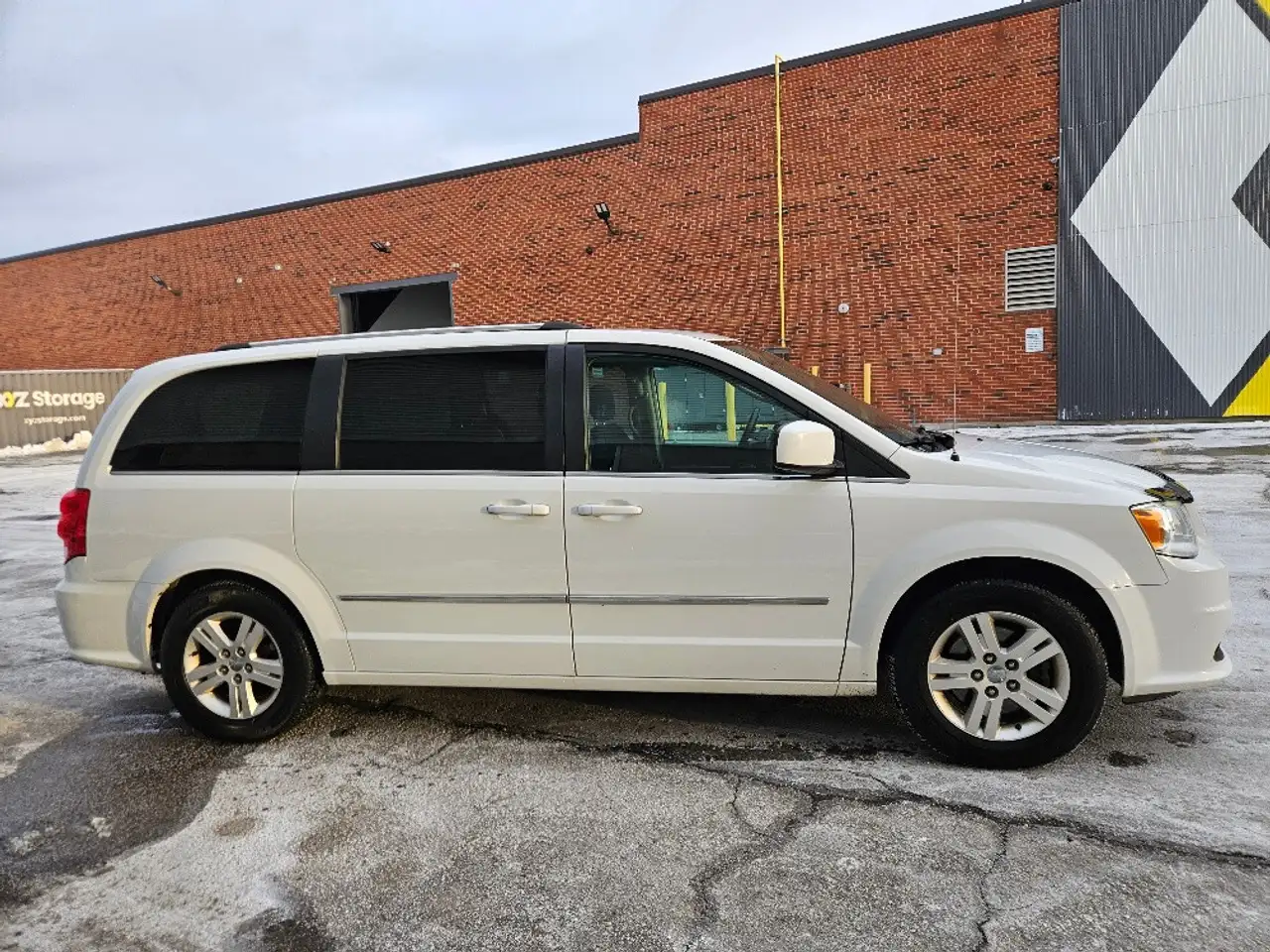 Dodge Grand Caravan photo Dodge Grand Caravan