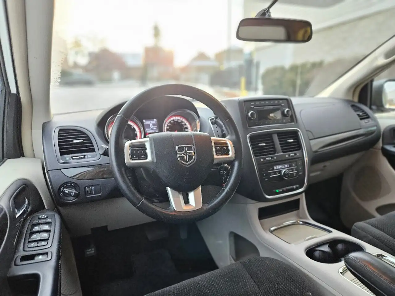 Dodge Grand Caravan photo Dodge Grand Caravan