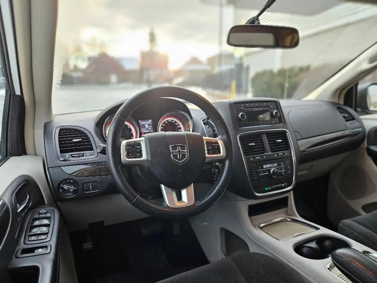 Dodge Grand Caravan photo Dodge Grand Caravan