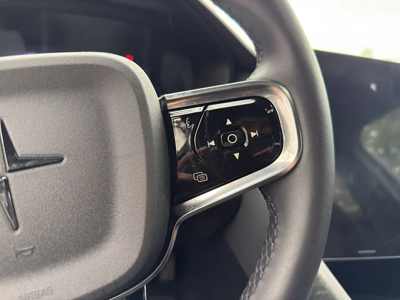 Polestar 2 photo Polestar 2
