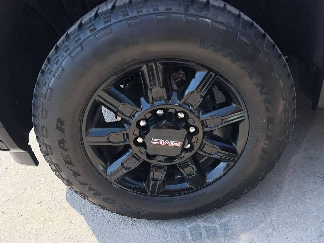 GMC Sierra 2500HD photo GMC Sierra 2500HD
