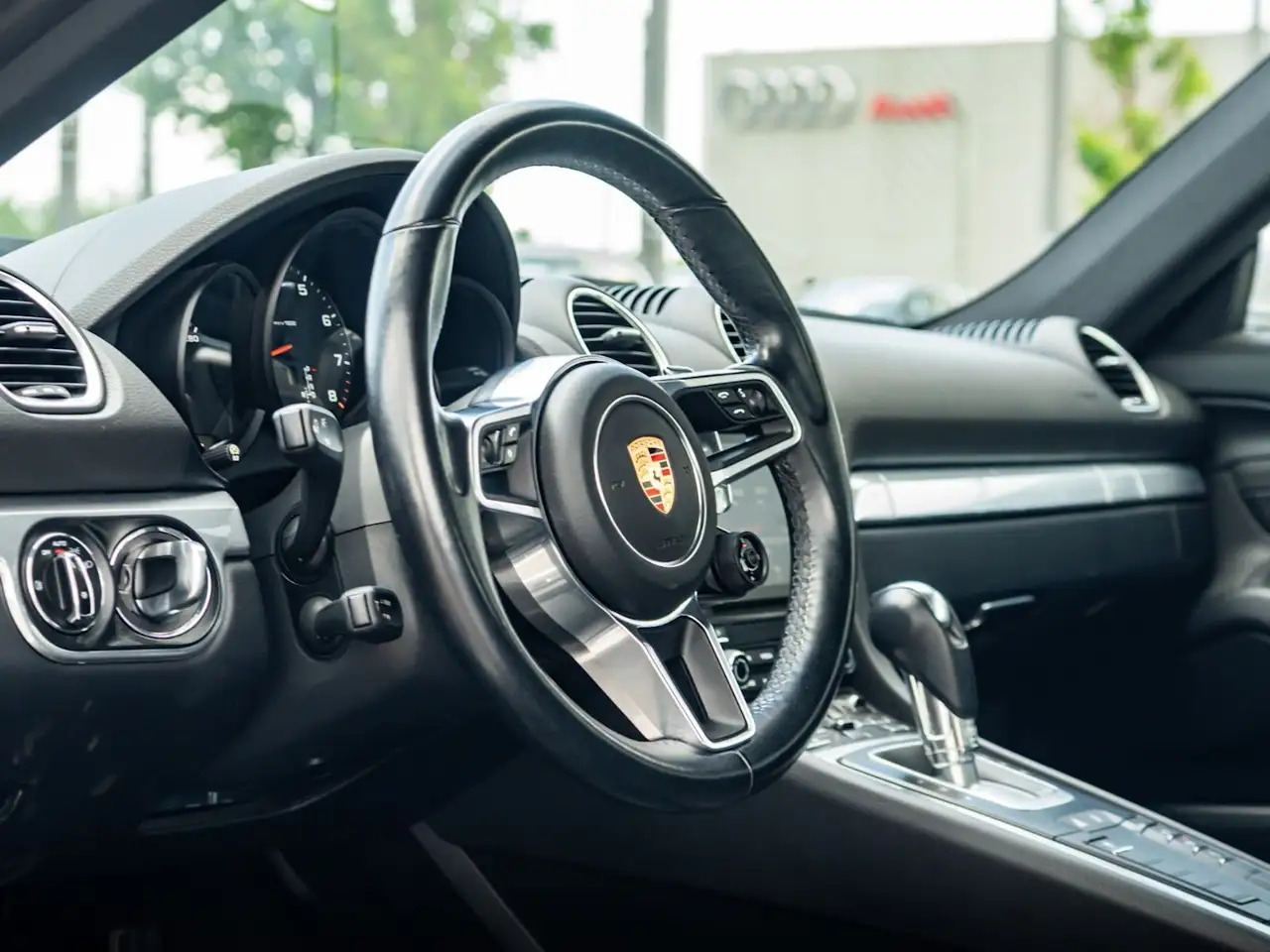 Porsche 718 Cayman снимка Porsche 718 Cayman