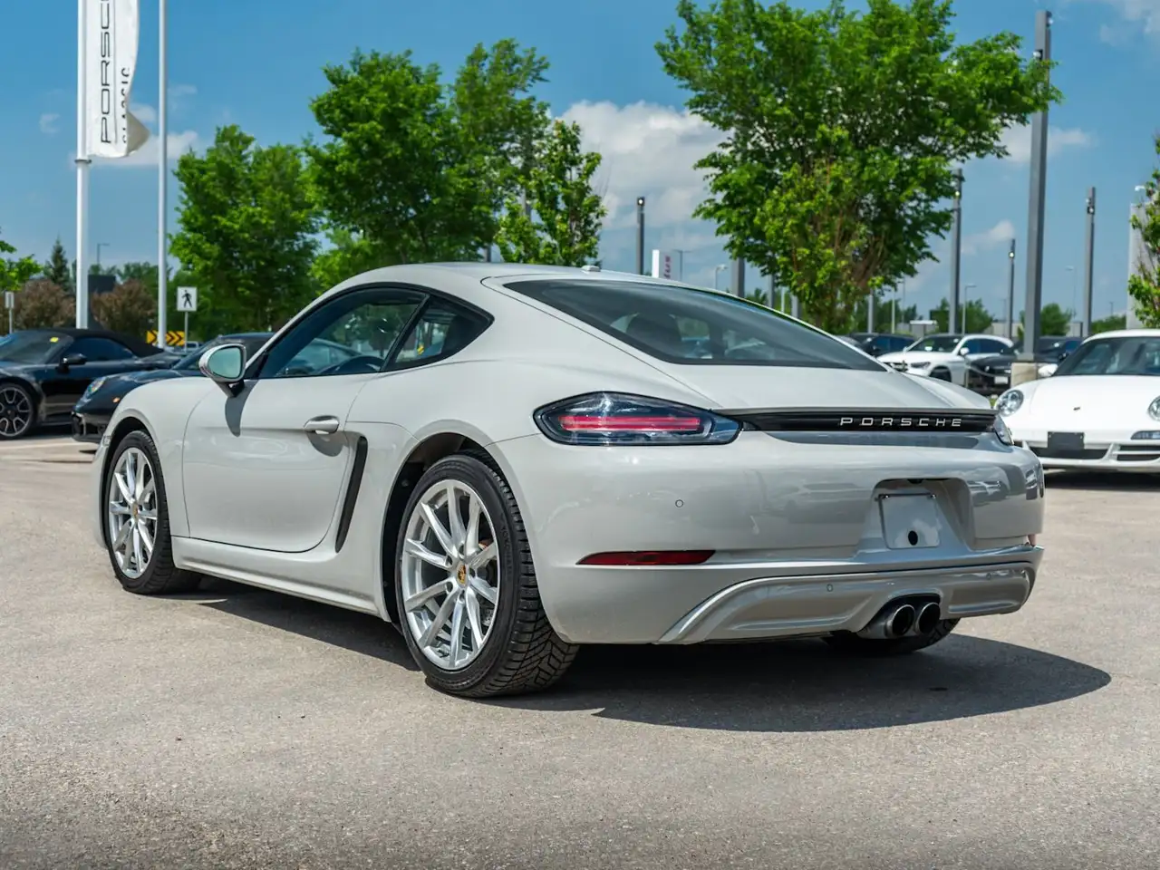 Porsche 718 Cayman снимка Porsche 718 Cayman