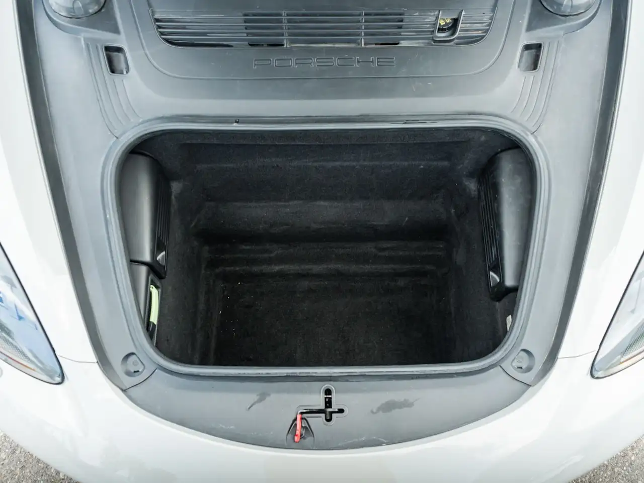 Porsche 718 Cayman снимка Porsche 718 Cayman