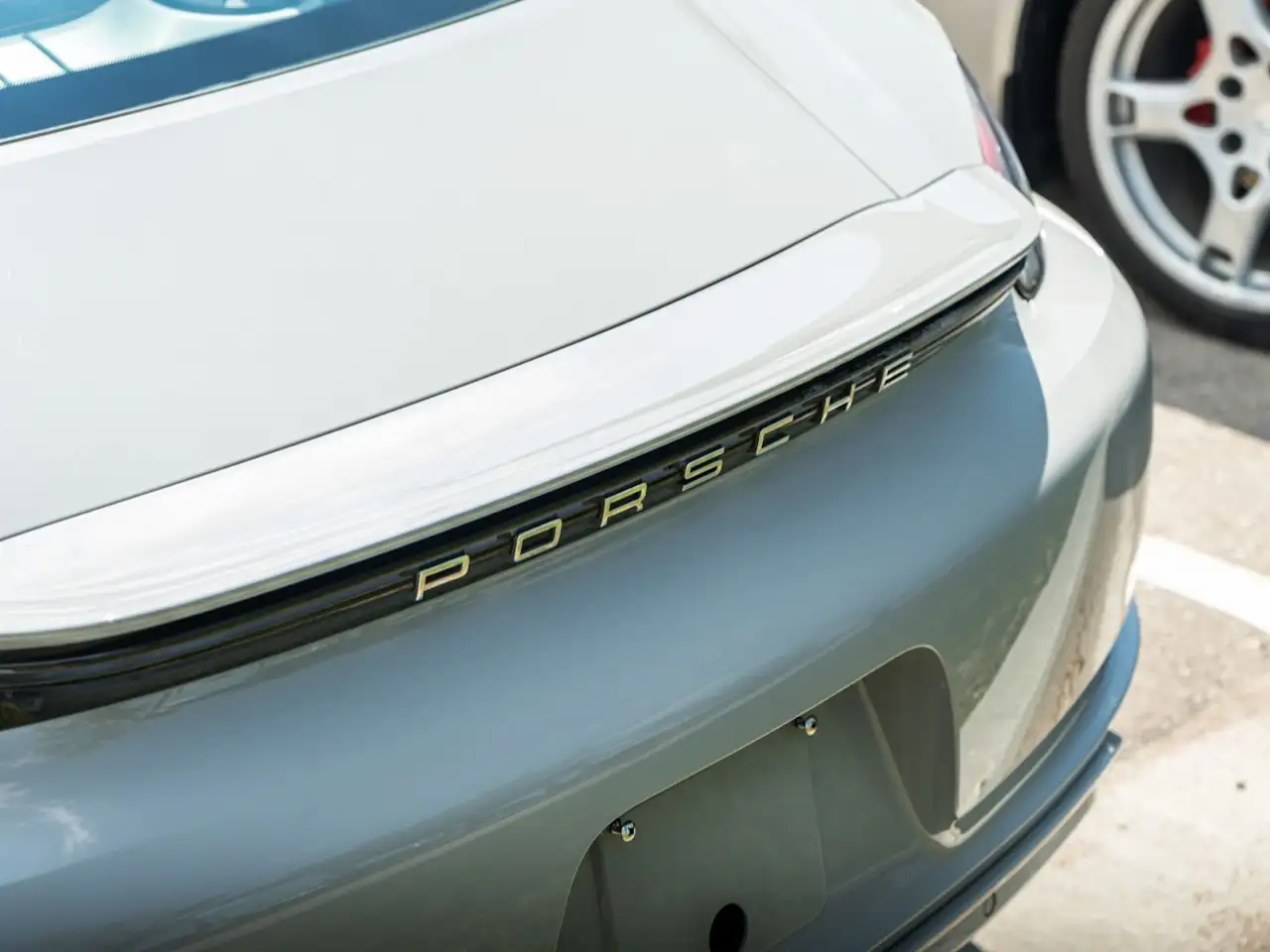 Porsche 718 Cayman снимка Porsche 718 Cayman