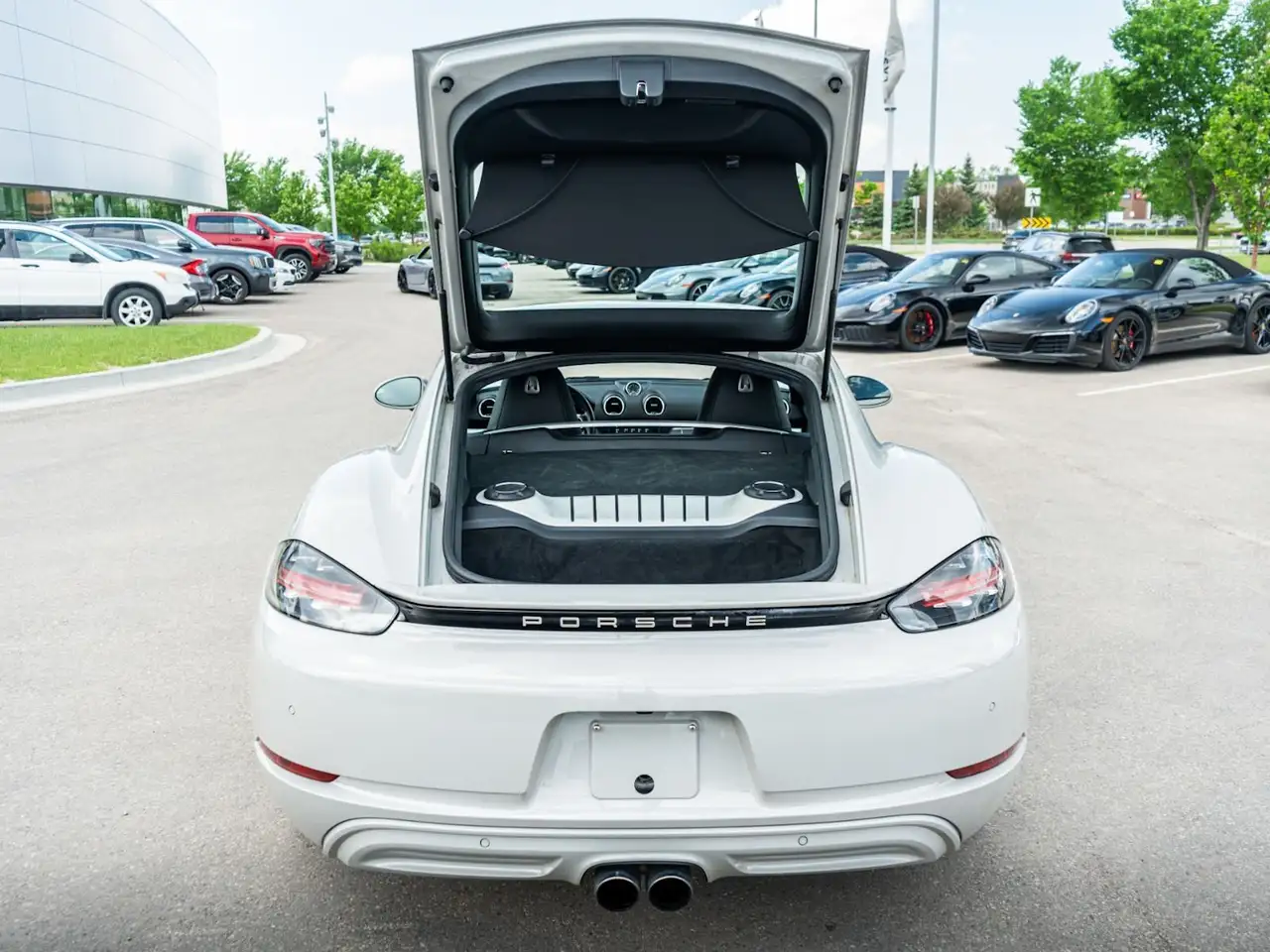 Porsche 718 Cayman снимка Porsche 718 Cayman