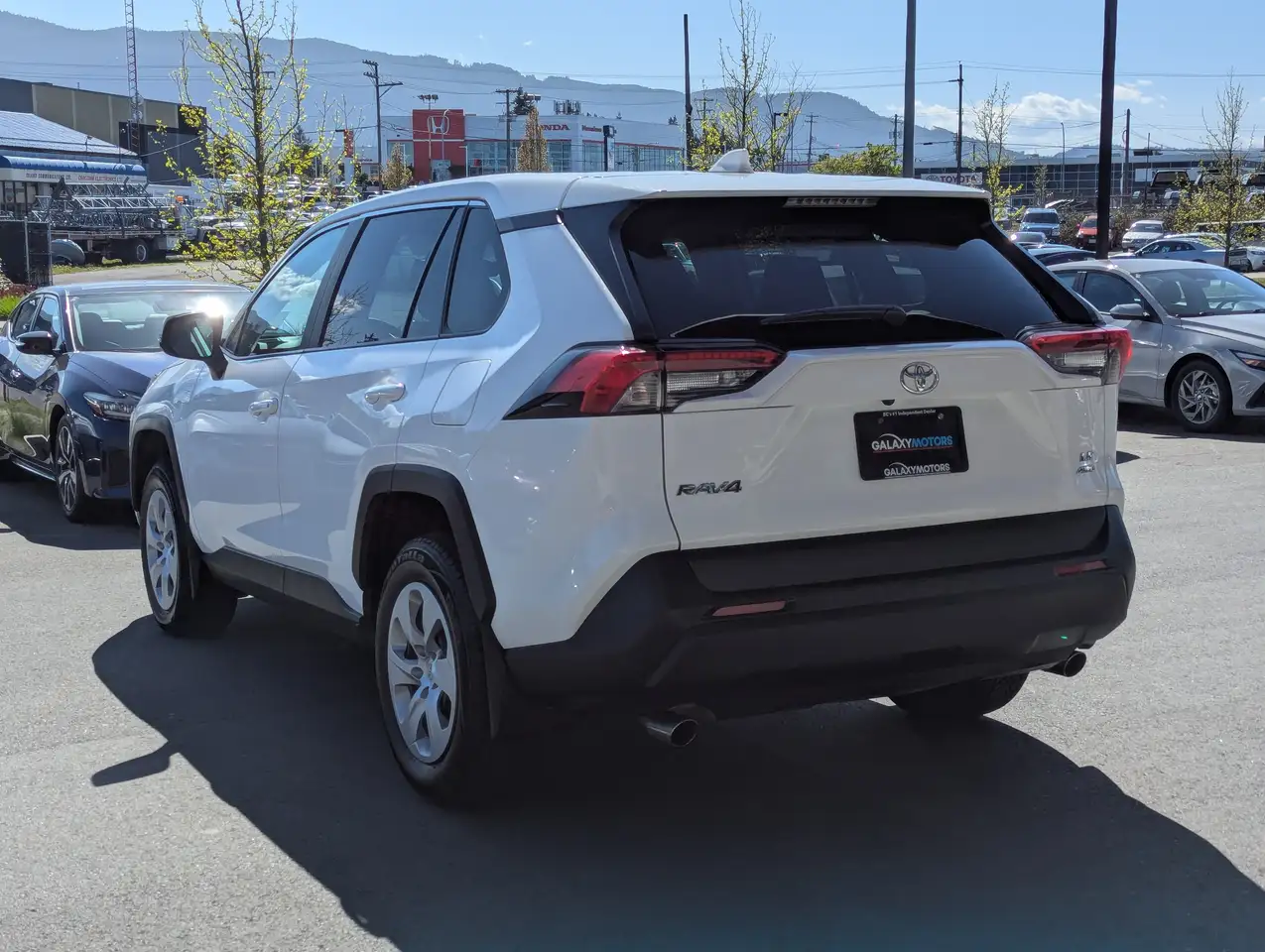 Toyota RAV 4 снимка Toyota RAV 4