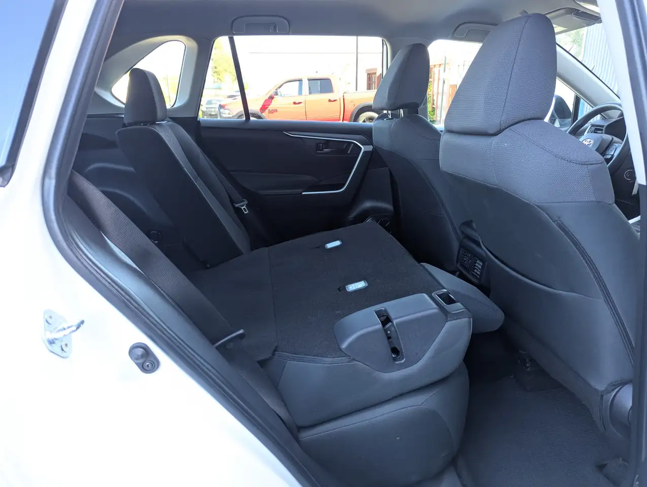 Toyota RAV 4 снимка Toyota RAV 4