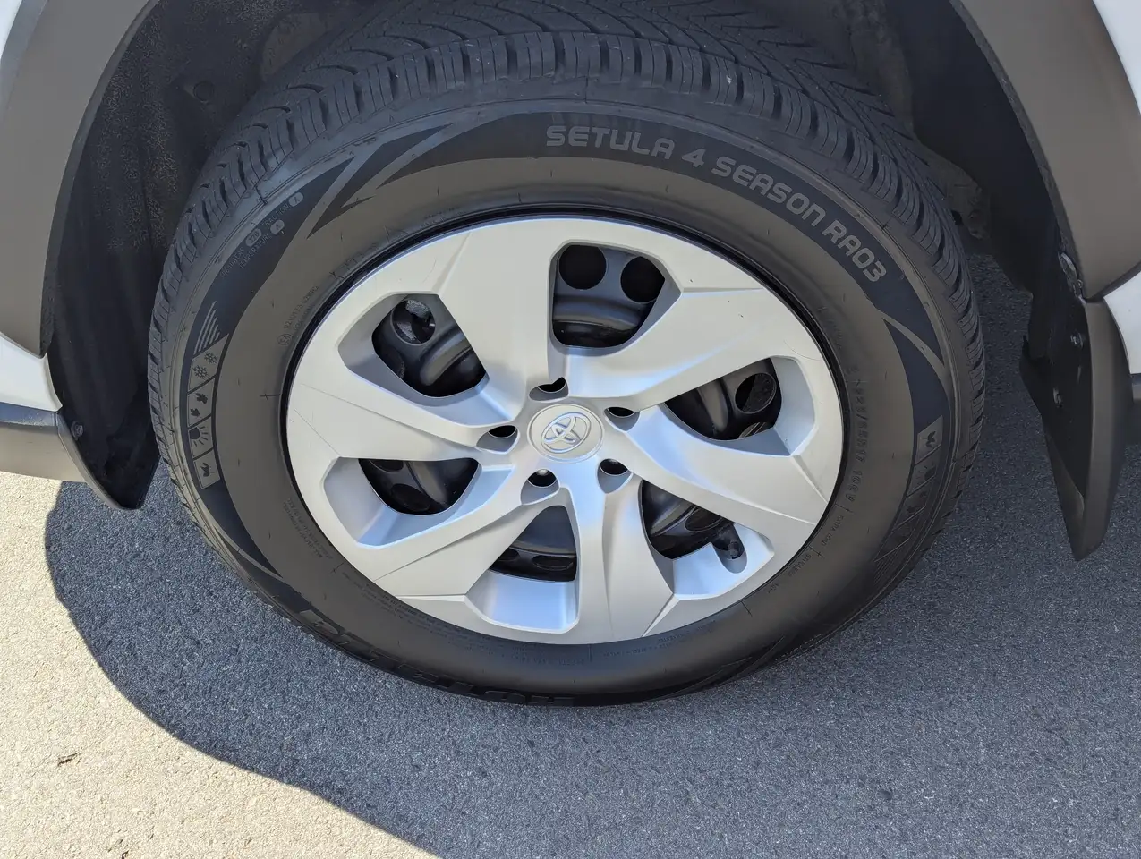Toyota RAV 4 снимка Toyota RAV 4