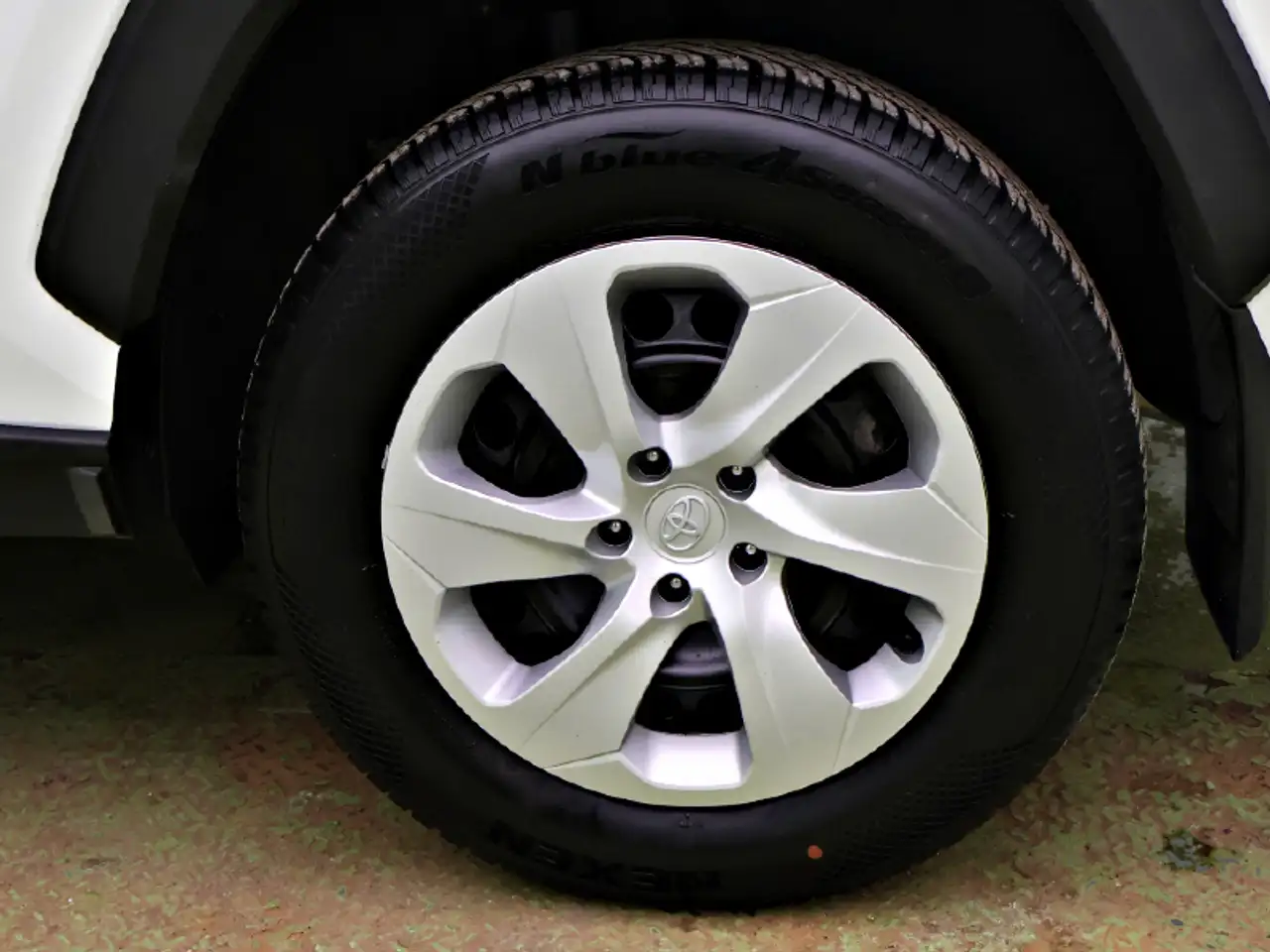 Toyota RAV 4 снимка Toyota RAV 4
