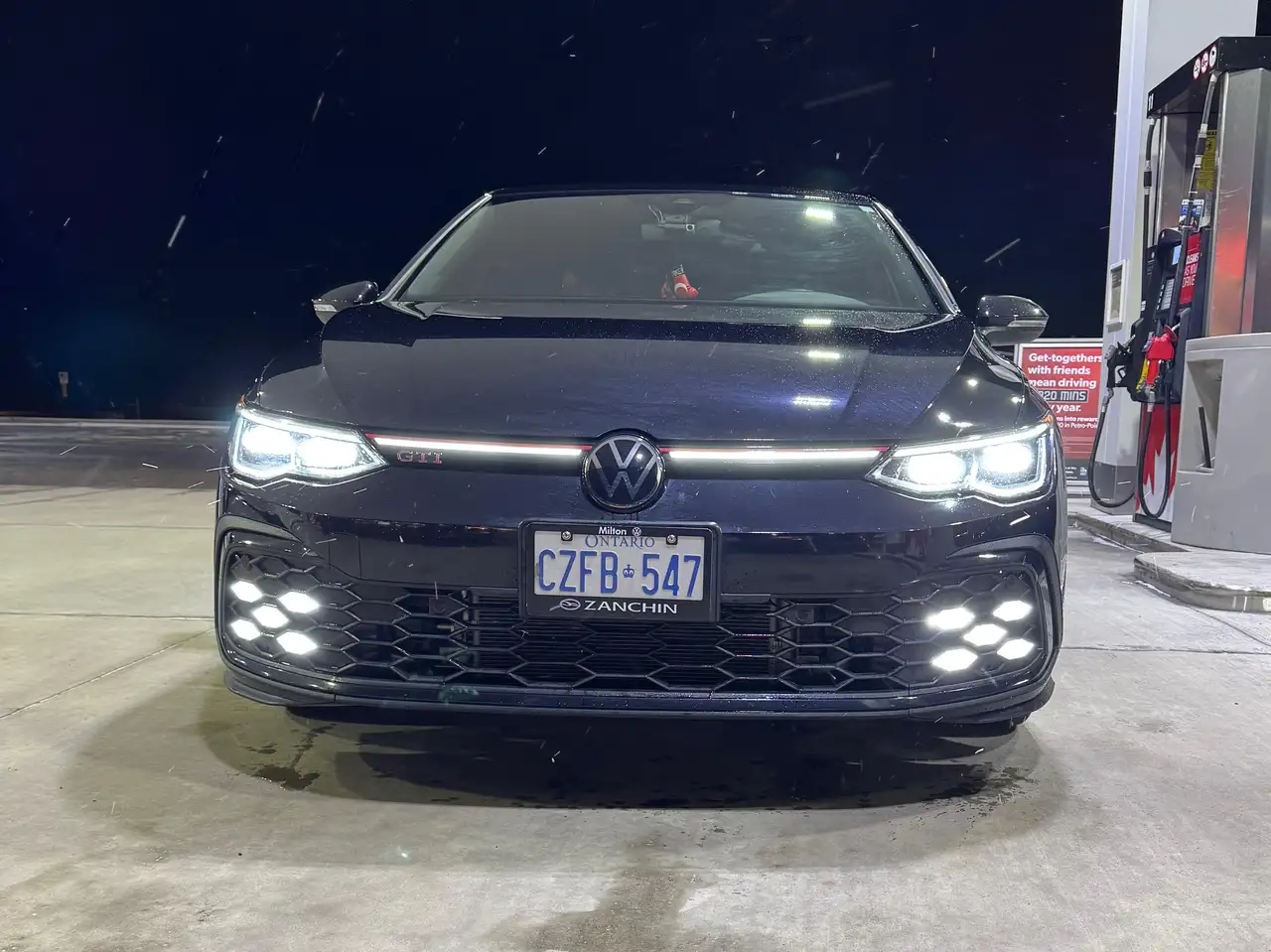 Volkswagen Golf GTI снимка Volkswagen Golf GTI