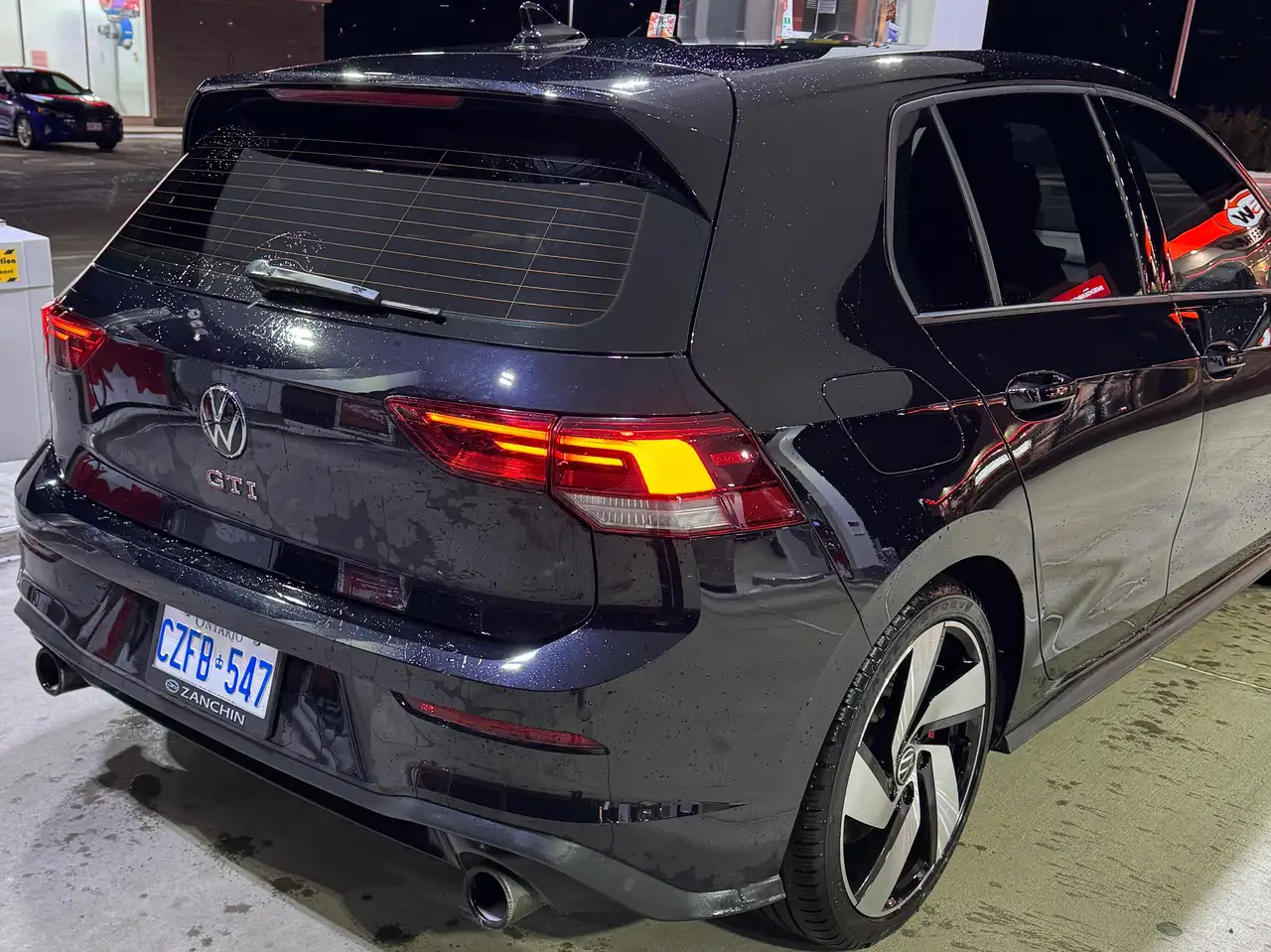 Volkswagen Golf GTI снимка Volkswagen Golf GTI