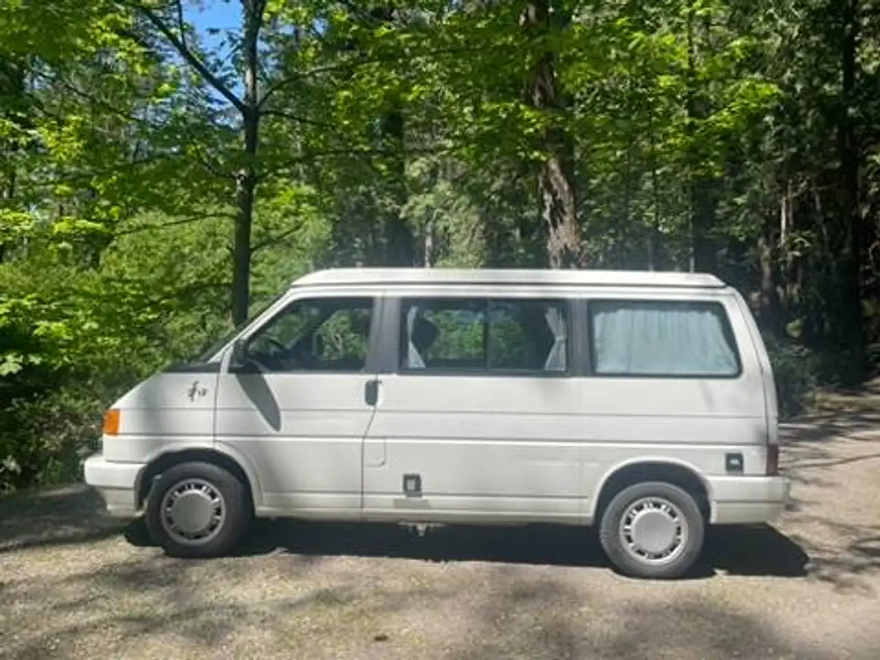Volkswagen Eurovan снимка Volkswagen Eurovan