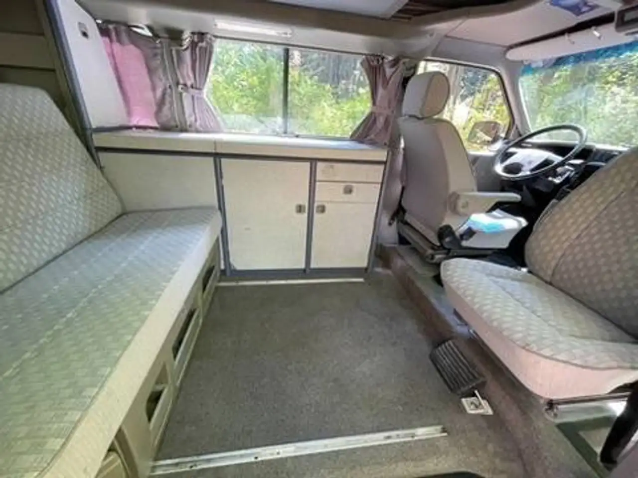 Volkswagen Eurovan снимка Volkswagen Eurovan