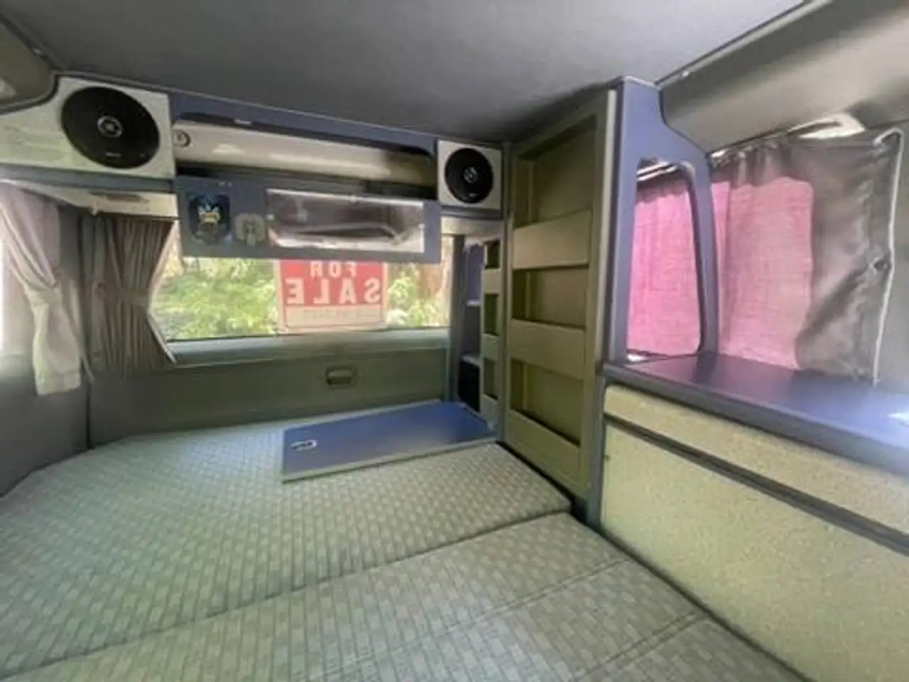 Volkswagen Eurovan снимка Volkswagen Eurovan