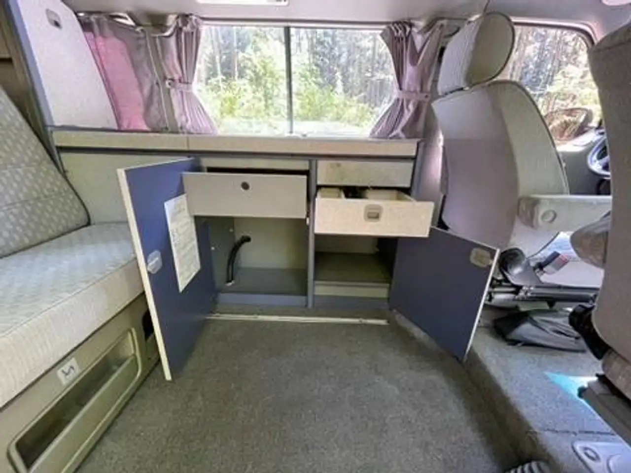 Volkswagen Eurovan снимка Volkswagen Eurovan