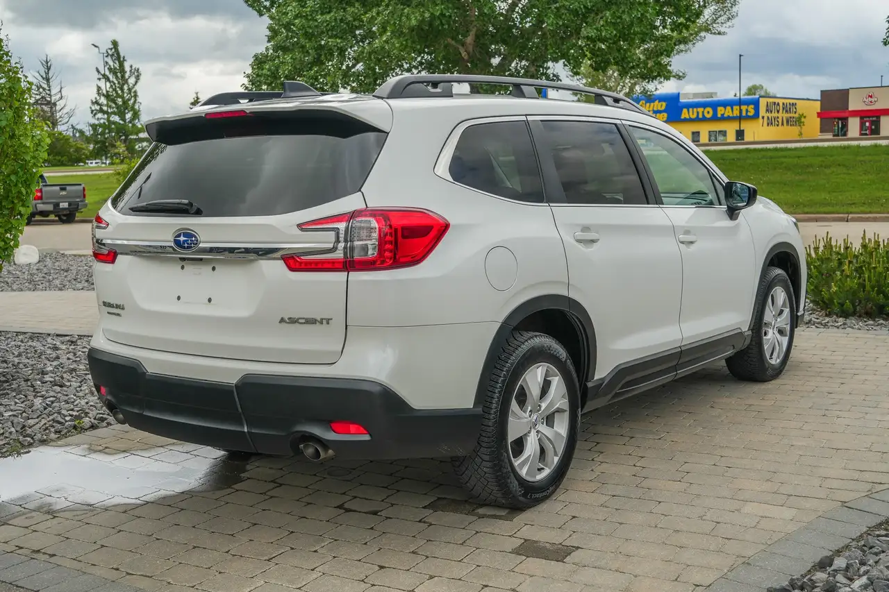 Subaru Ascent photo Subaru Ascent