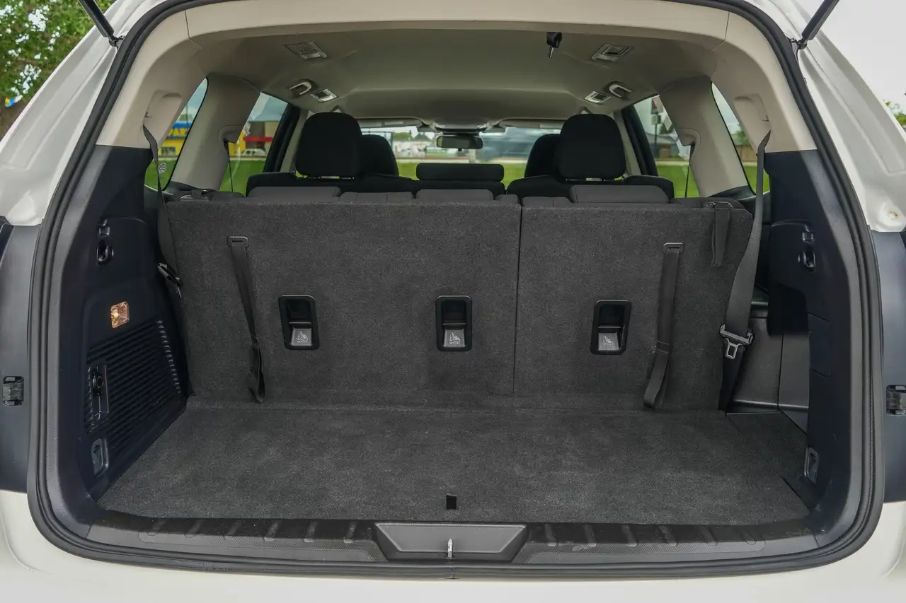 Subaru Ascent photo Subaru Ascent