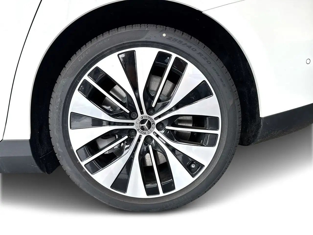 Mercedes-Benz EQE снимка Mercedes-Benz EQE
