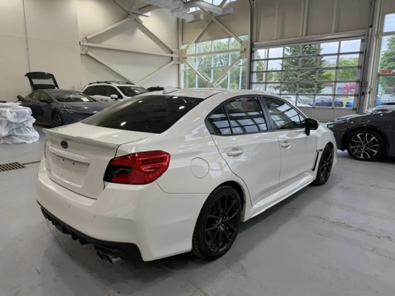 Subaru WRX снимка Subaru WRX