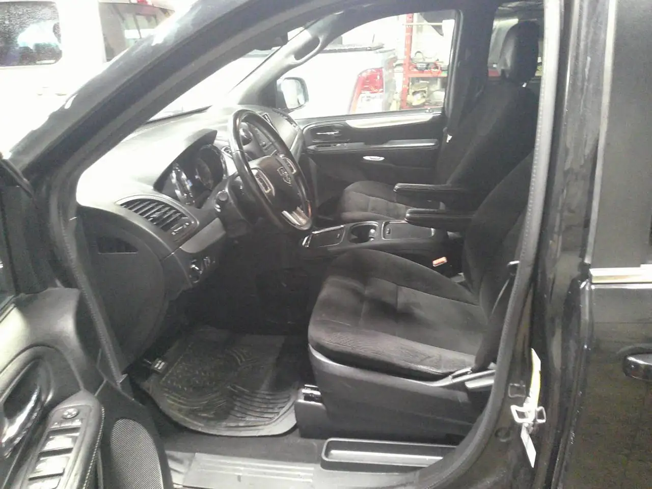 Dodge Grand Caravan photo Dodge Grand Caravan