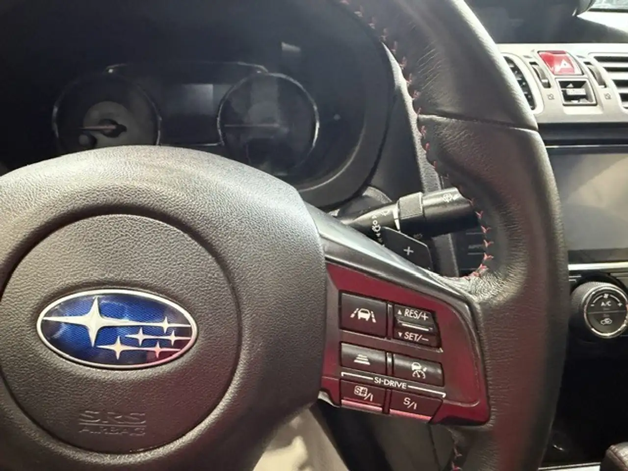Subaru WRX снимка Subaru WRX