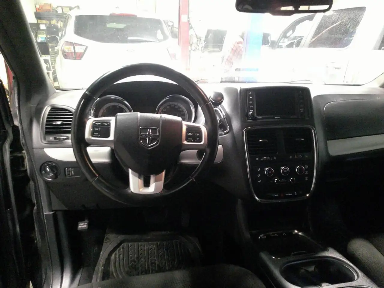 Dodge Grand Caravan photo Dodge Grand Caravan