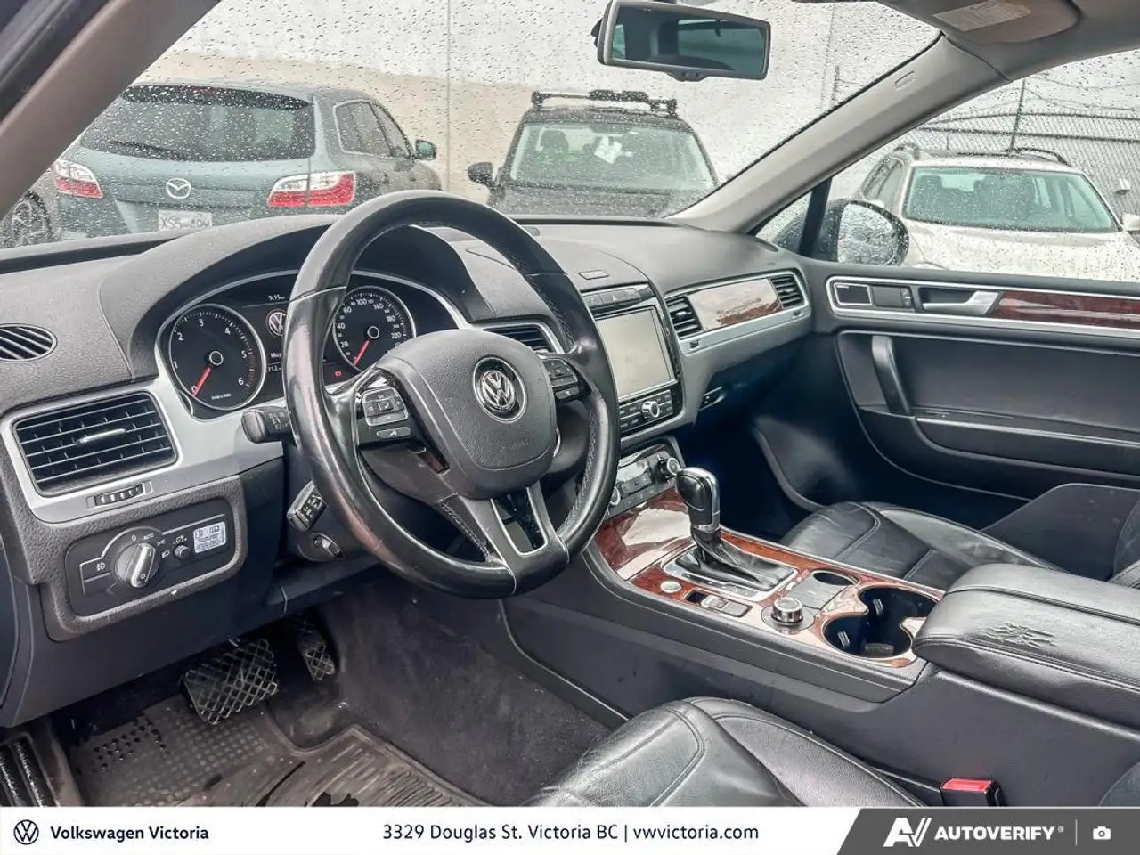 Volkswagen Touareg снимка Volkswagen Touareg