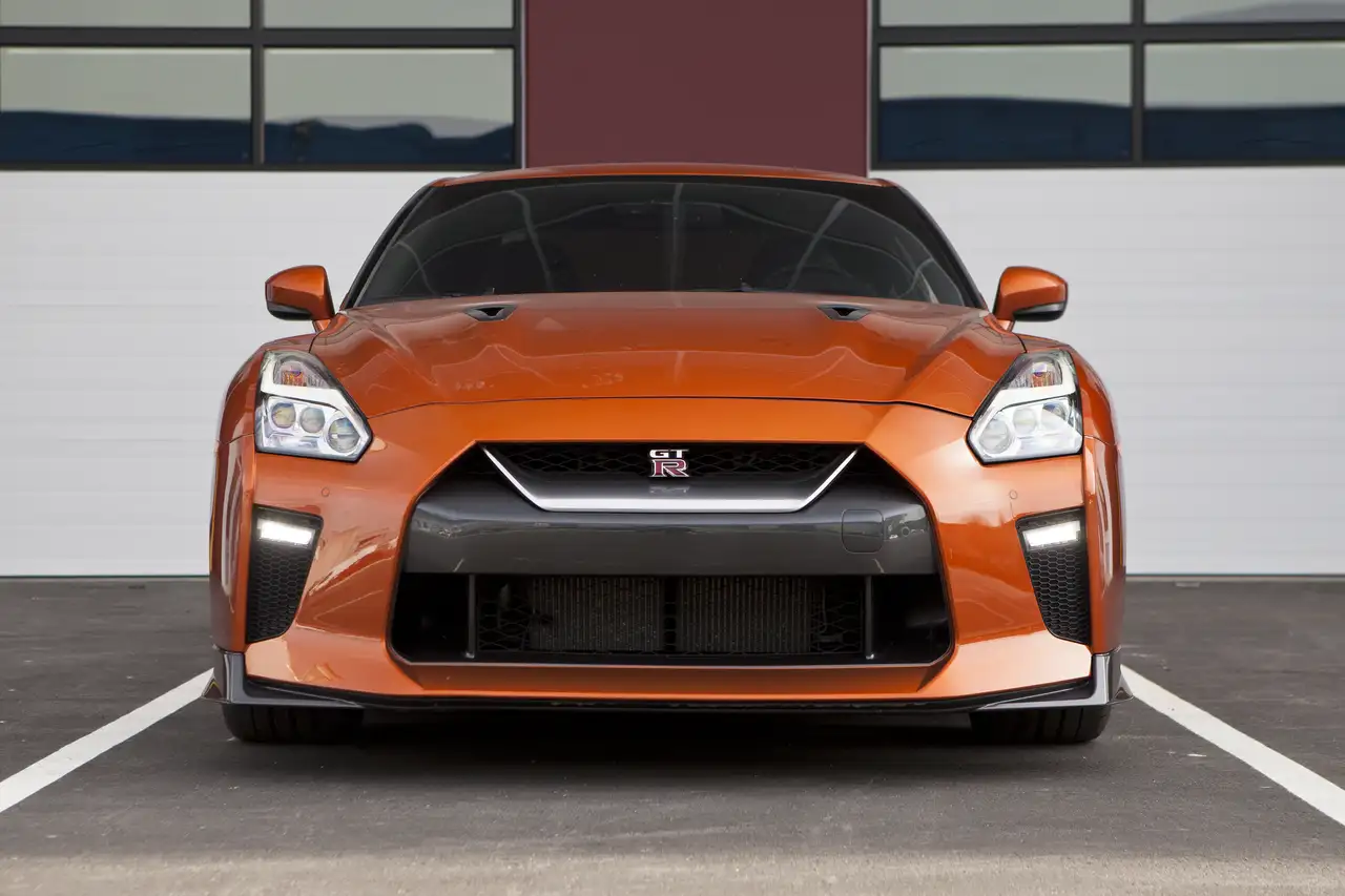 Nissan GT-R снимка Nissan GT-R