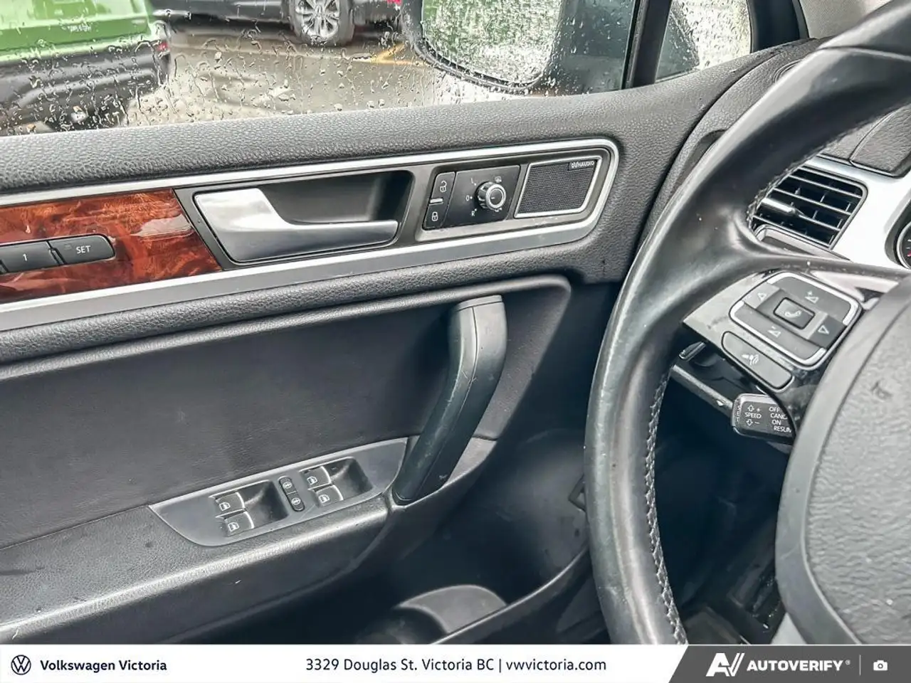 Volkswagen Touareg снимка Volkswagen Touareg