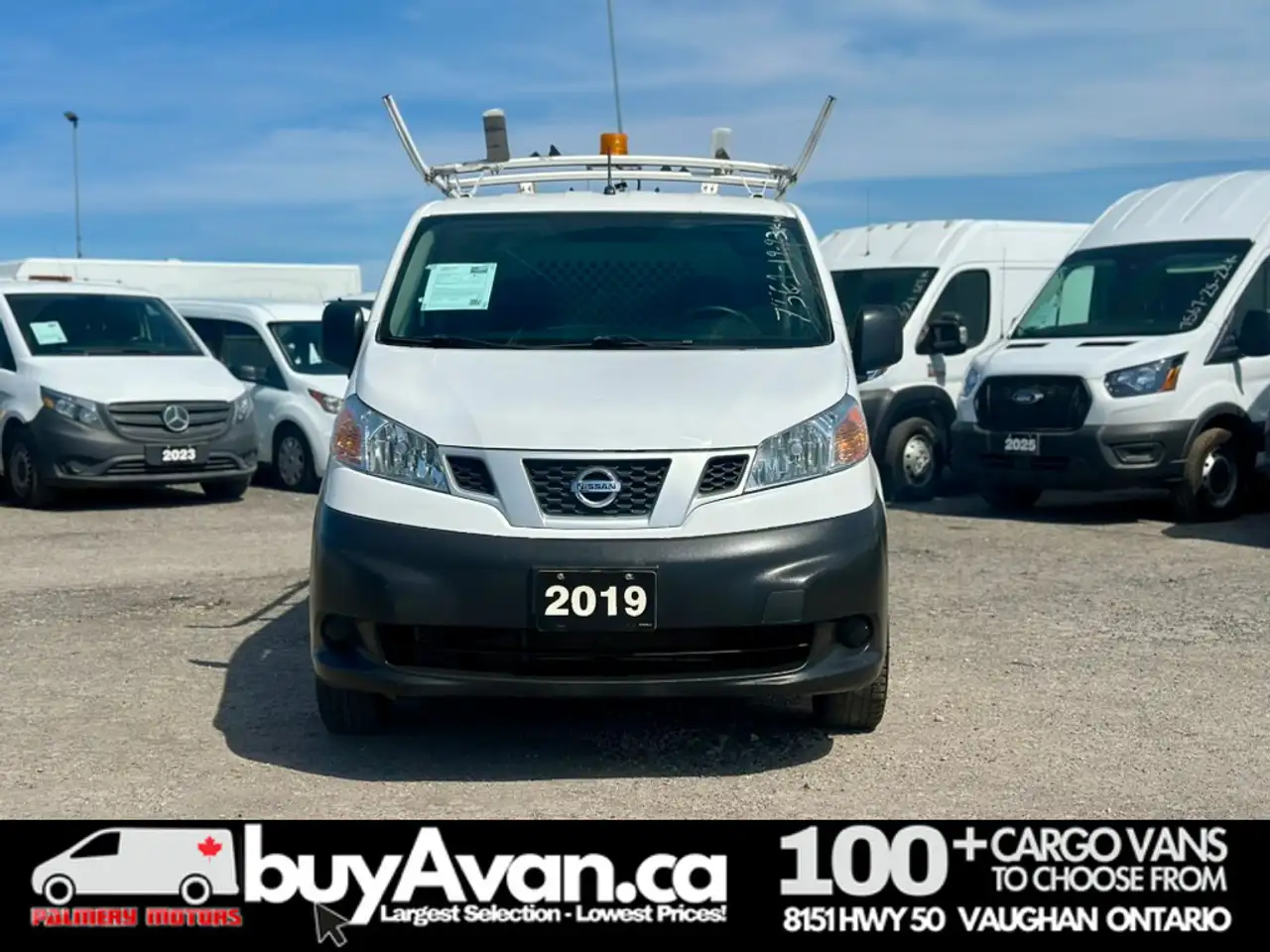 Nissan NV200 снимка Nissan NV200