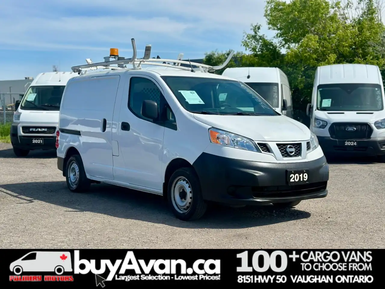 Nissan NV200 снимка Nissan NV200
