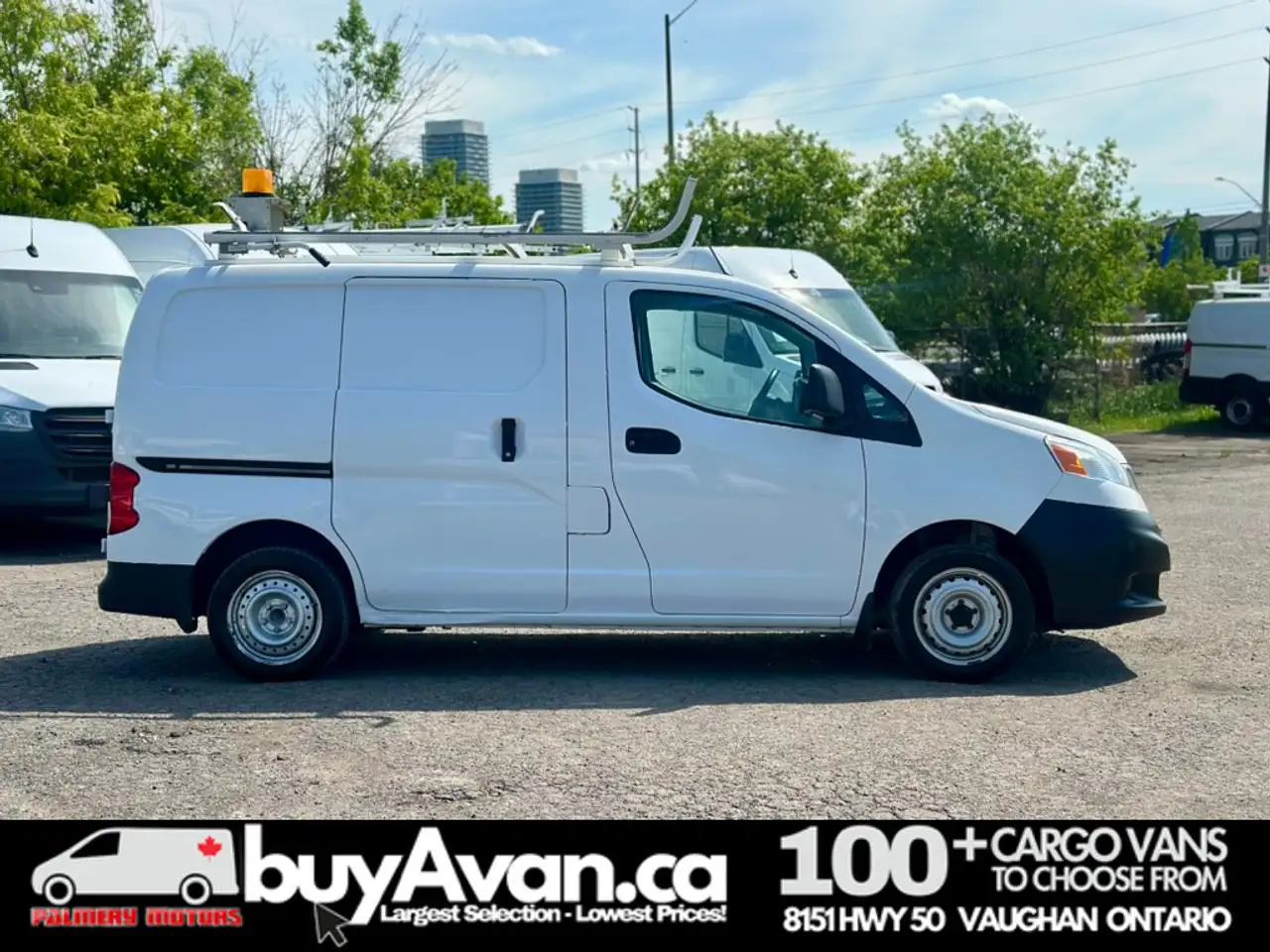Nissan NV200 снимка Nissan NV200