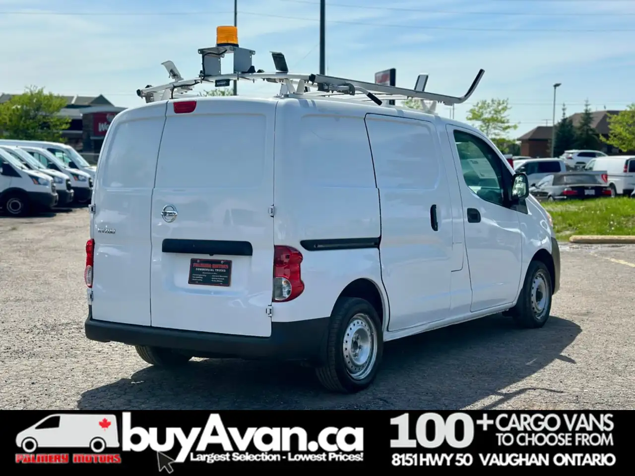 Nissan NV200 снимка Nissan NV200