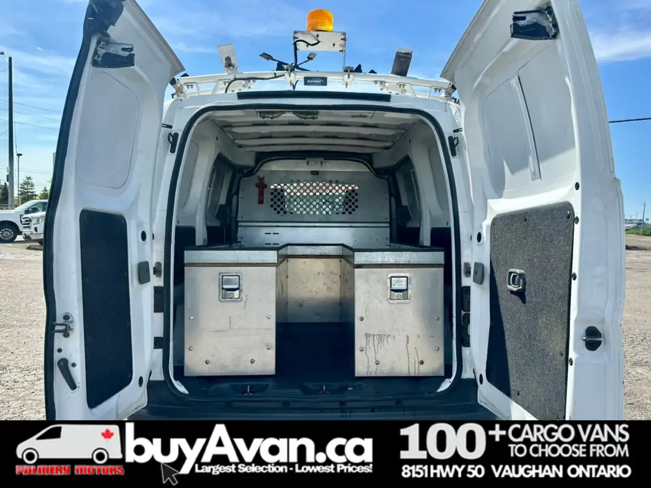 Nissan NV200 снимка Nissan NV200