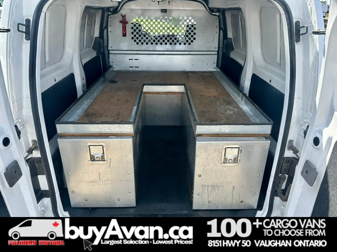 Nissan NV200 снимка Nissan NV200