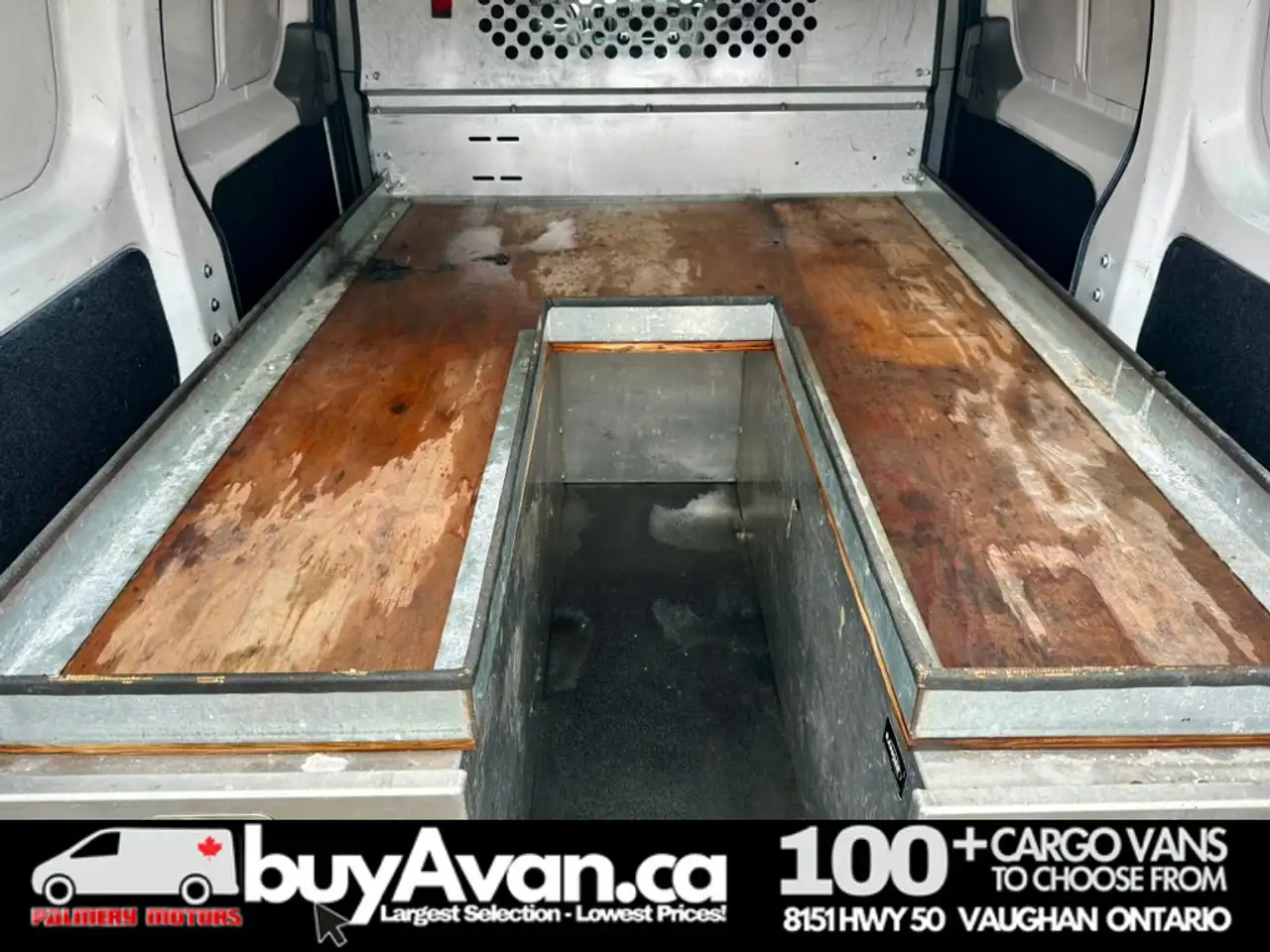 Nissan NV200 снимка Nissan NV200