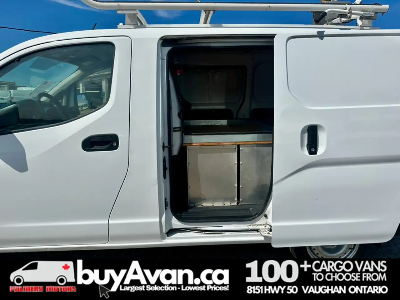 Nissan NV200 снимка Nissan NV200