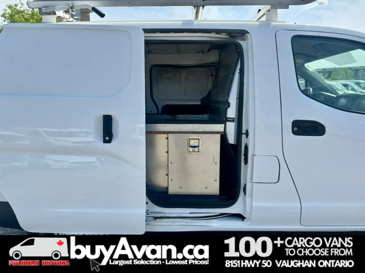 Nissan NV200 снимка Nissan NV200