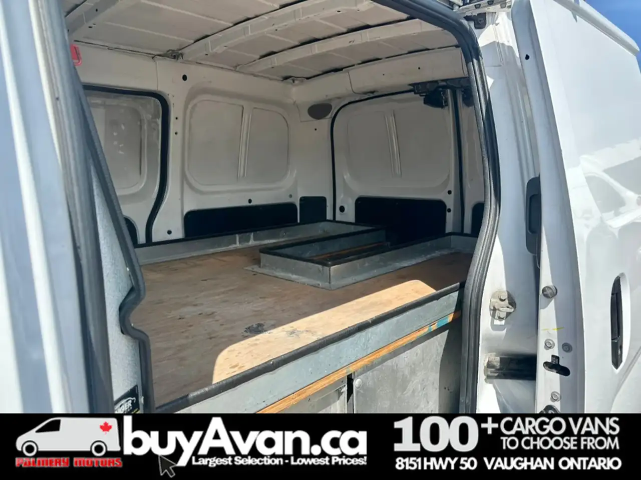 Nissan NV200 снимка Nissan NV200