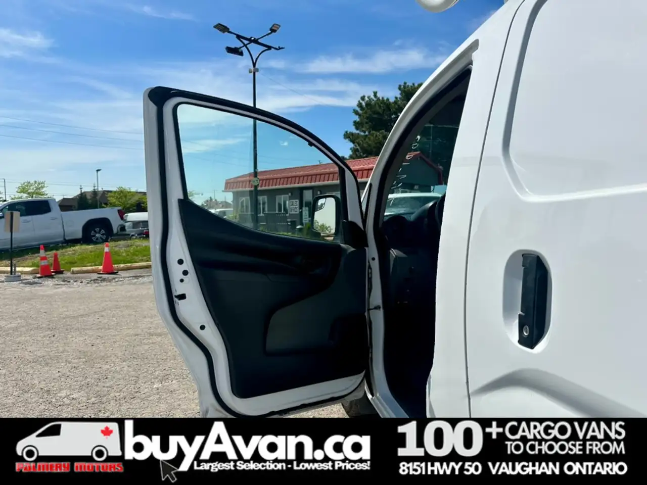 Nissan NV200 снимка Nissan NV200