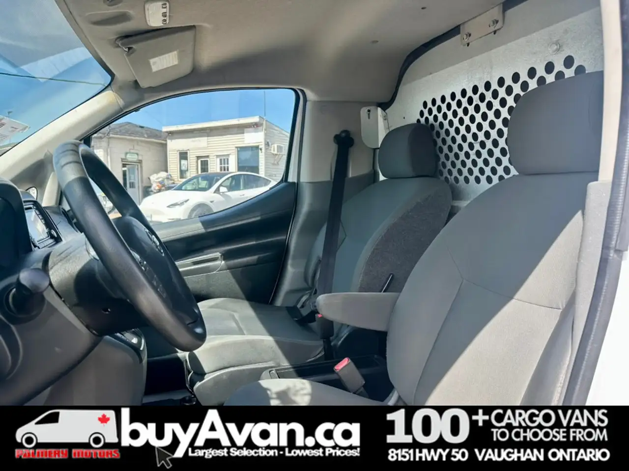 Nissan NV200 снимка Nissan NV200