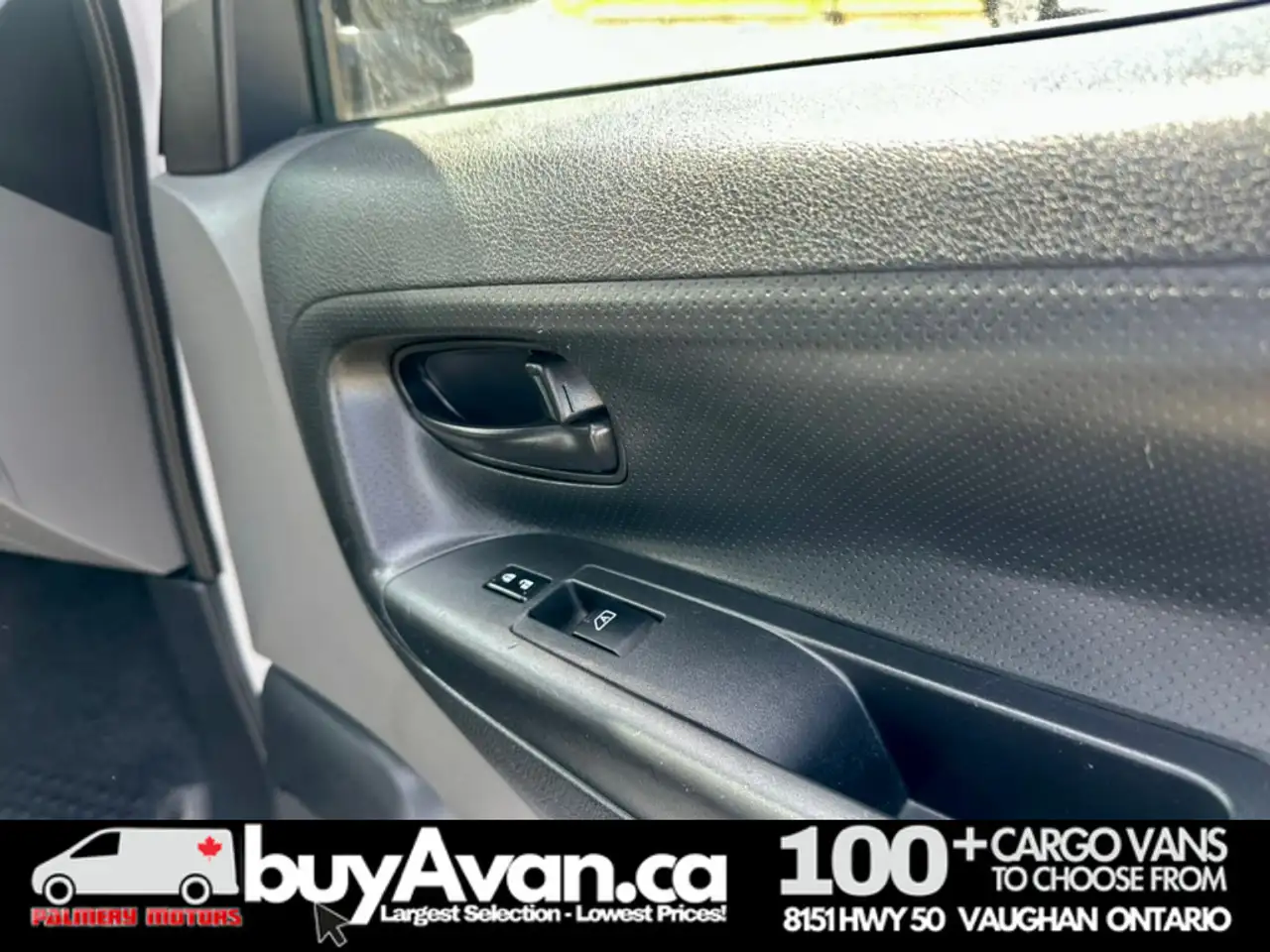 Nissan NV200 снимка Nissan NV200