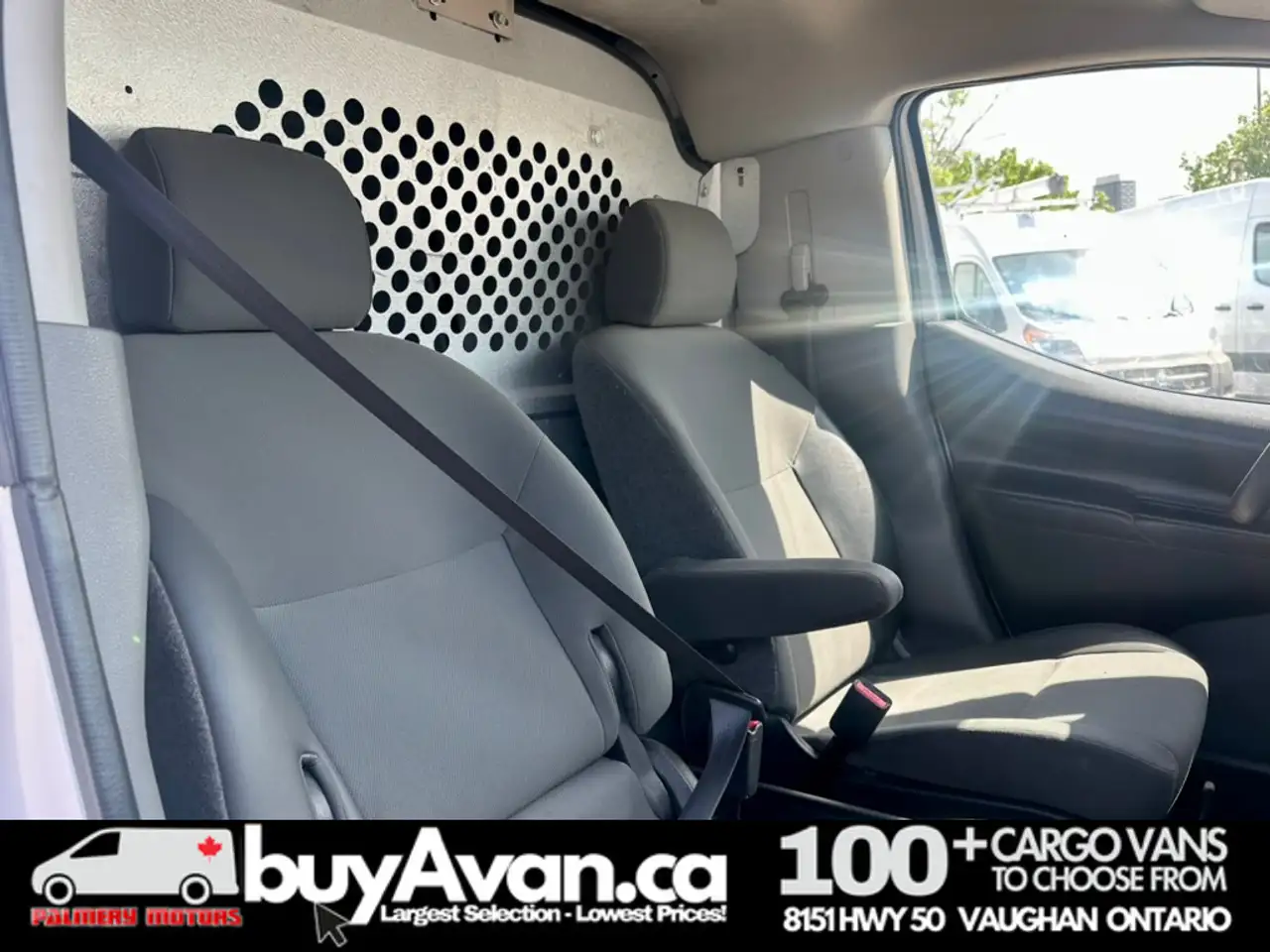 Nissan NV200 снимка Nissan NV200
